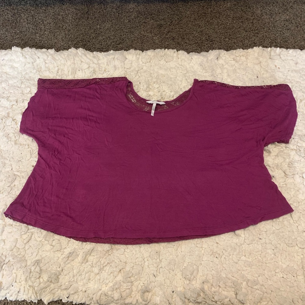 Kirra Purple Wine Short Sleeve Knit Mesh Patterned Back Women’s Top Shirt XS